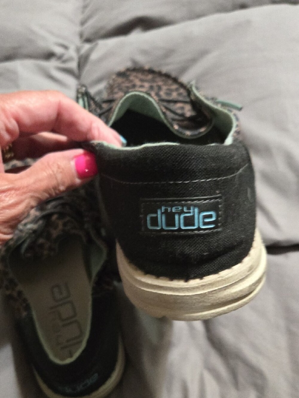 Womens Hey Dude Leopard Print Slip-Ons with Tan Lining Sz 10 - Picture 2 of 4